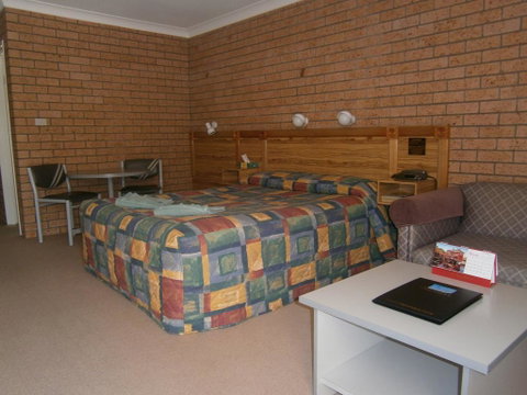 Aaron Inn Motel - Accommodation Daintree 3