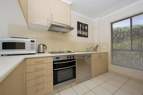 Accommodate Canberra - Kingston Court - Accommodation Daintree 3
