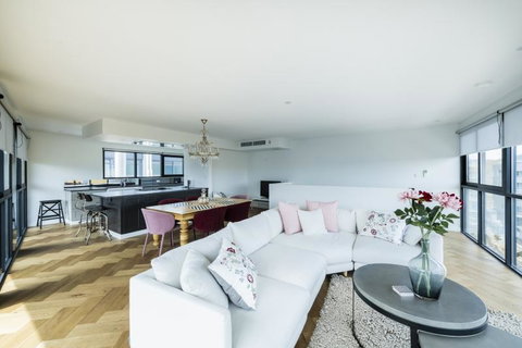 Accommodate Canberra - Warehouse - Accommodation Daintree 0