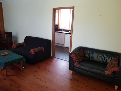 Accommodation Sydney North Shore: Frenchs Forest 3 Bedroom House - Accommodation Daintree 1