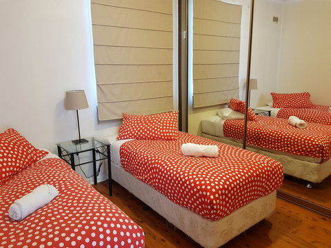 Accommodation Sydney North Shore: Frenchs Forest 3 Bedroom House - Accommodation Daintree 3