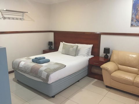 Across Country Motel And Serviced Apartments - Accommodation Daintree 1