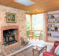 Adelaide Hills 'Camellia Cottage' - WiFi - Accommodation Daintree
