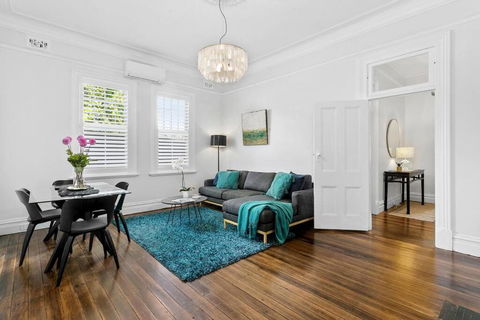 EDW19 - Stylish 2-Bed, 2-Bath Townhose In Drummoyne - Accommodation Daintree 3