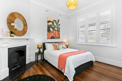 EDW19 - Stylish 2-Bed, 2-Bath Townhose In Drummoyne - Accommodation Daintree 4