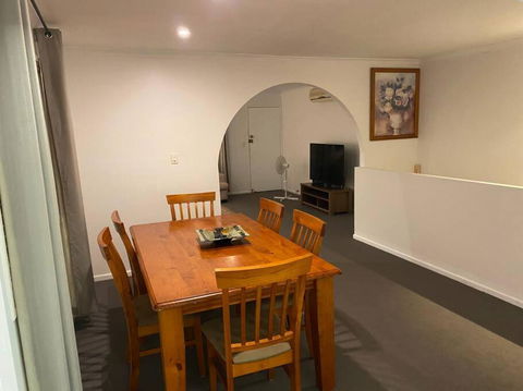 FAMILY 3-bedroom Everton Hills Apartment - Accommodation Daintree 0