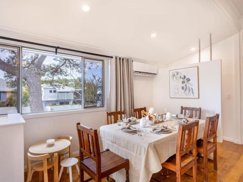 Family Friendly Cozy 4BR House At Annerley - Accommodation Daintree 1