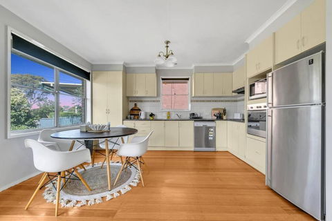 Fantastic 3BR Near North Shore Beach - Accommodation Daintree 3