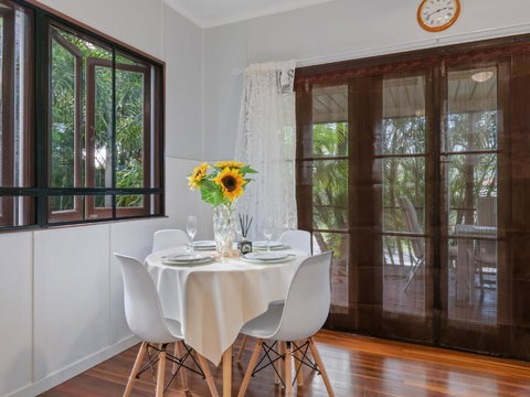 Great Value 3BD House At A Convenient Location - Accommodation Daintree 2