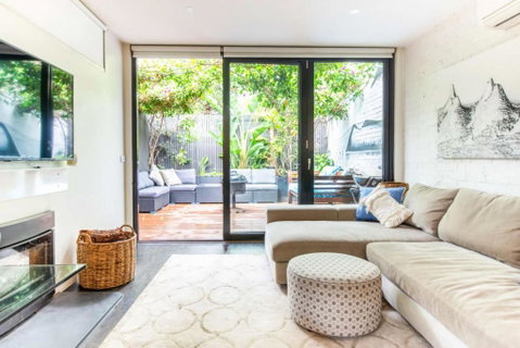 Green Door Gem Your Stylish Retreat - Accommodation Daintree 1