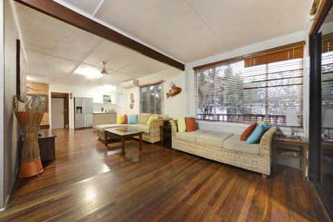 Airlie Getaway - Airlie Beach - Accommodation Daintree 3