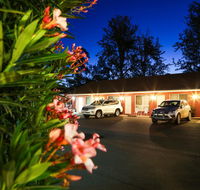 Akuna Motor Inn and Apartments - Accommodation Daintree