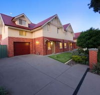 Albury Suites - Schubach Street - Accommodation Daintree