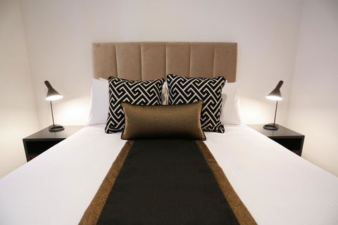 Alex Perry Hotel & Apartments - Accommodation Daintree 0