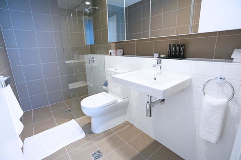 Alex Perry Hotel & Apartments - Accommodation Daintree 2