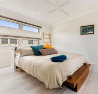 Alice's Palace 2-minute walk to lifeguard patrolled surf beach - Accommodation Daintree