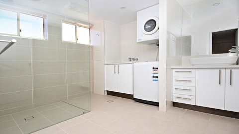 Alinga Unit 4, Amazing Ocean Views - Accommodation Daintree 3