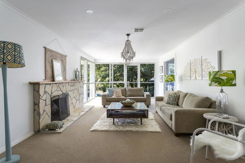 ALLAMBEA - MOUNT ELIZA - Accommodation Daintree 2