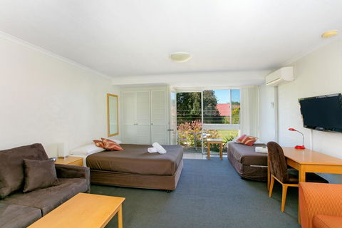 Alloggio Bathurst (previously Bathurst Apartments) - Accommodation Daintree 2
