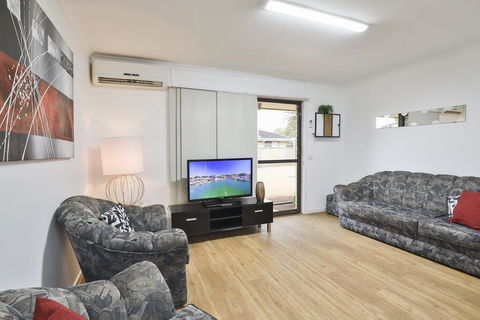 Allure Apartments - Central - Accommodation Daintree 2