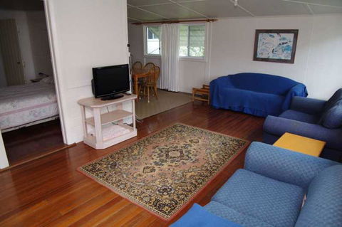 Almare, 7 Gowing Street - Accommodation Daintree 2