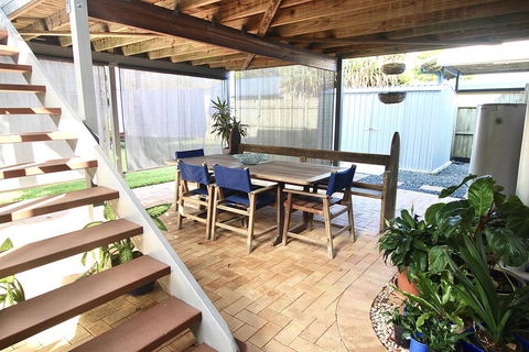 Aloha Alex Beach House Pet-friendly- 450m To The Beach - Accommodation Daintree 1