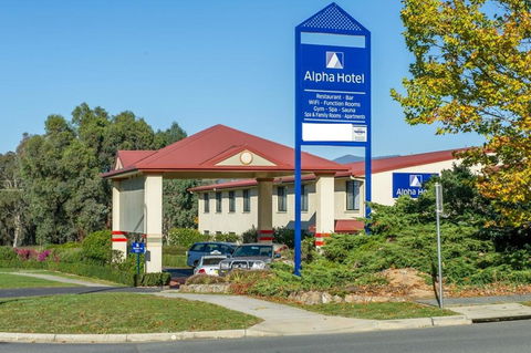 Alpha Hotel Canberra - Accommodation Daintree 0