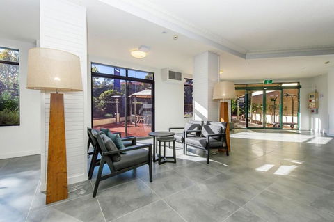 Alpha Hotel Canberra - Accommodation Daintree 3