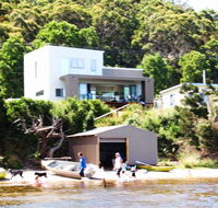 Amazing Ansons Bay Absolute Waterfront Beach House - Accommodation Daintree