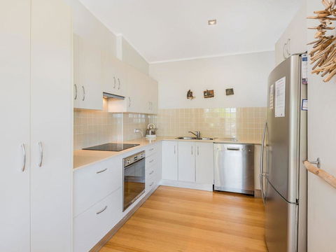 Angourie Blue 7- Stroll To Surfing Beaches. - Accommodation Daintree 3