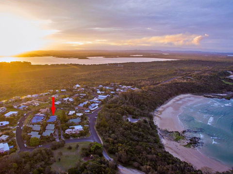 Angourie Blue 7- Stroll To Surfing Beaches. - Accommodation Daintree 0