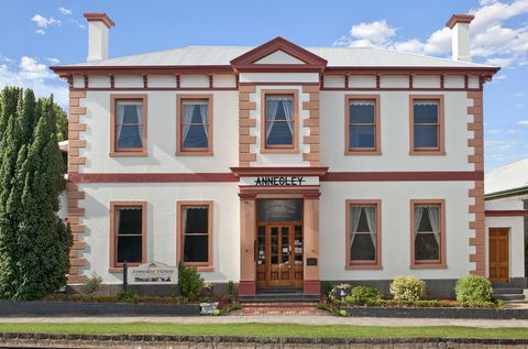 Annesley House - Accommodation Daintree 0