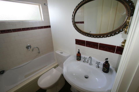 Annies Garden Cottage - Accommodation Daintree 3