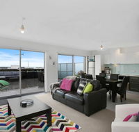 APOLLO 13 PENTHOUSE - free wifi  huge terrace - Accommodation Daintree