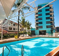 Aqualine Apartments On The Broadwater - Accommodation Daintree