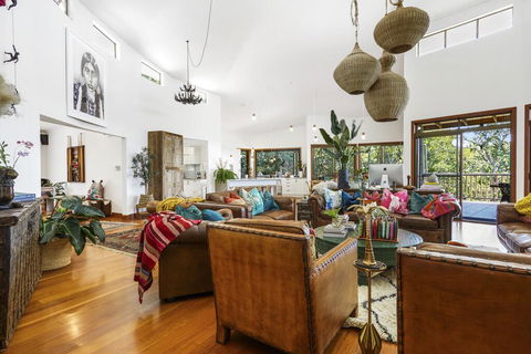Aquila Retreat Mansion - Accommodation Daintree 0