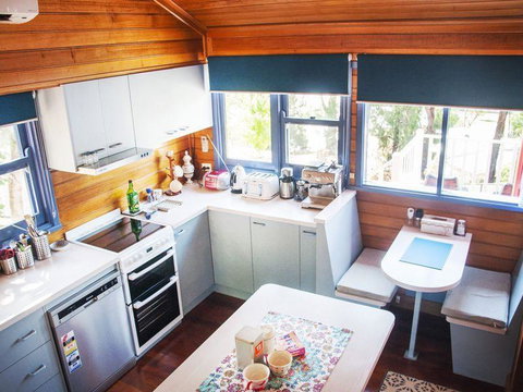 Artee House - A Bright Escape - Accommodation Daintree 1