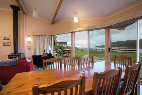 Arthur Riverfront And Sea Lodge Upstream - Accommodation Daintree 0
