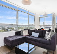 As the Sun Sets - Modern and Spacious 2BR Zetland Apartment Facing the Setting Sun - Accommodation Daintree