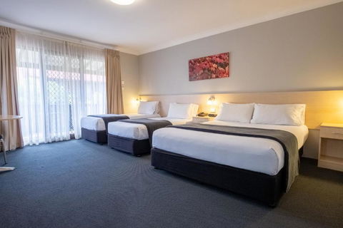 Maclin Lodge Motel - Accommodation Daintree 3