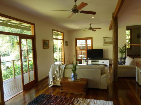 Magnolia Cottage - Accommodation Daintree 2