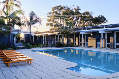 Mallacoota Hotel Motel - Accommodation Daintree 1
