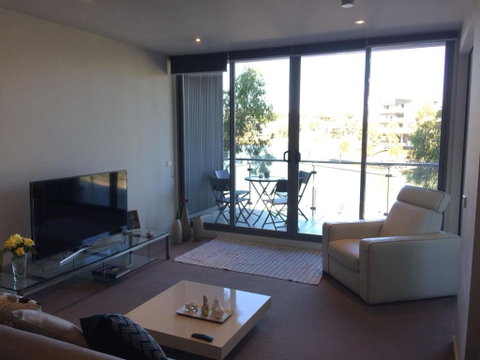 Marina View Apartment On The Maribyrnong River, Melbourne - Accommodation Daintree 3
