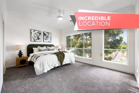 Mawson Lakes Retreat - 3BR, Wifi, Parking - Accommodation Daintree 0