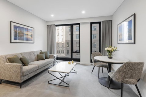 Meriton Suites Melbourne - Accommodation Daintree 0