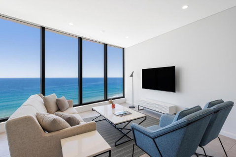 Meriton Suites Surfers Paradise - Accommodation Daintree 2