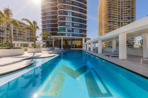 Meriton Suites Surfers Paradise - Accommodation Daintree 1
