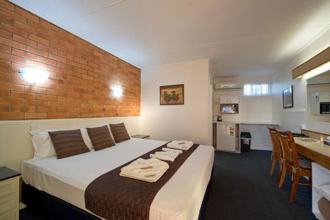Mineral Sands Motel - Accommodation Daintree 3