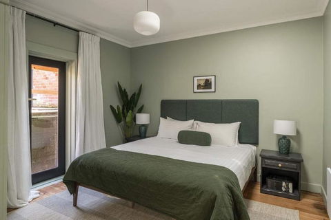 Modern 3-Bed Coastal Escape - Accommodation Daintree 1