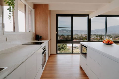 Modern Home Overlooking River - Accommodation Daintree 3